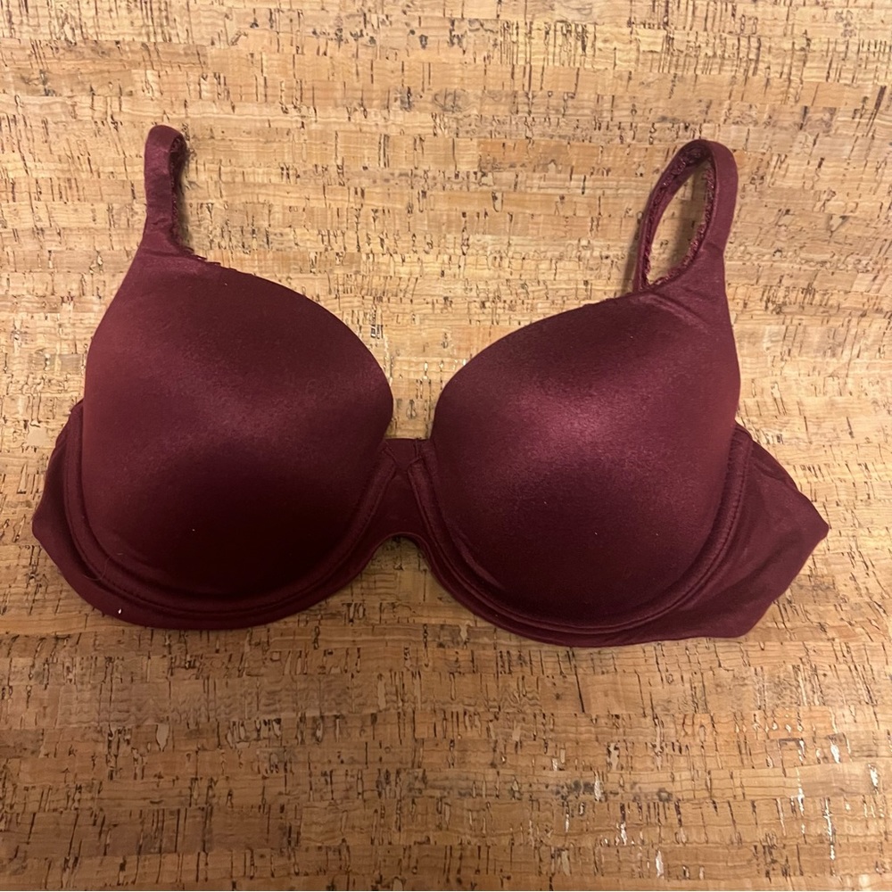 Victoria’s Secret Body By Victoria Lined Demi Bra